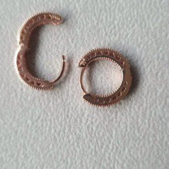 PANDORA fresh water cultured pearl baroque hoop huggie earrings - Picture 4 of 5